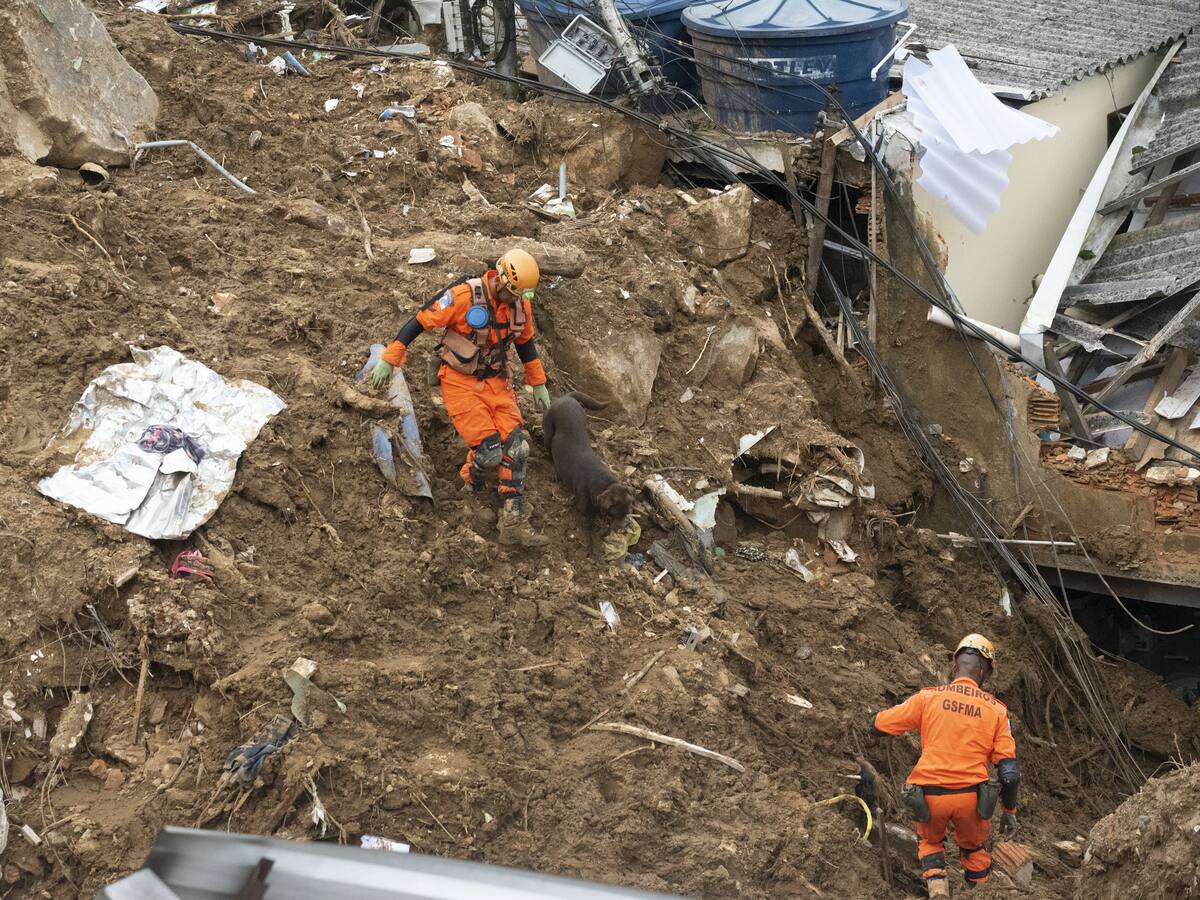 Fallecidos por inundaciones y deslizamientos en Petrópolis, Brasil, aumenta a 117