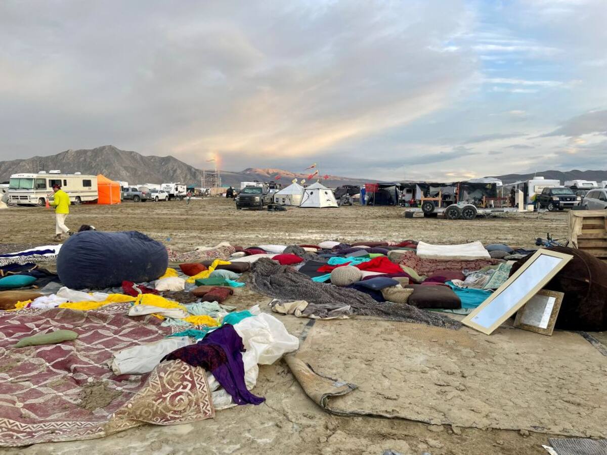 Los 72.000 asistentes al festival Burning Man podrán salir este lunes del recinto