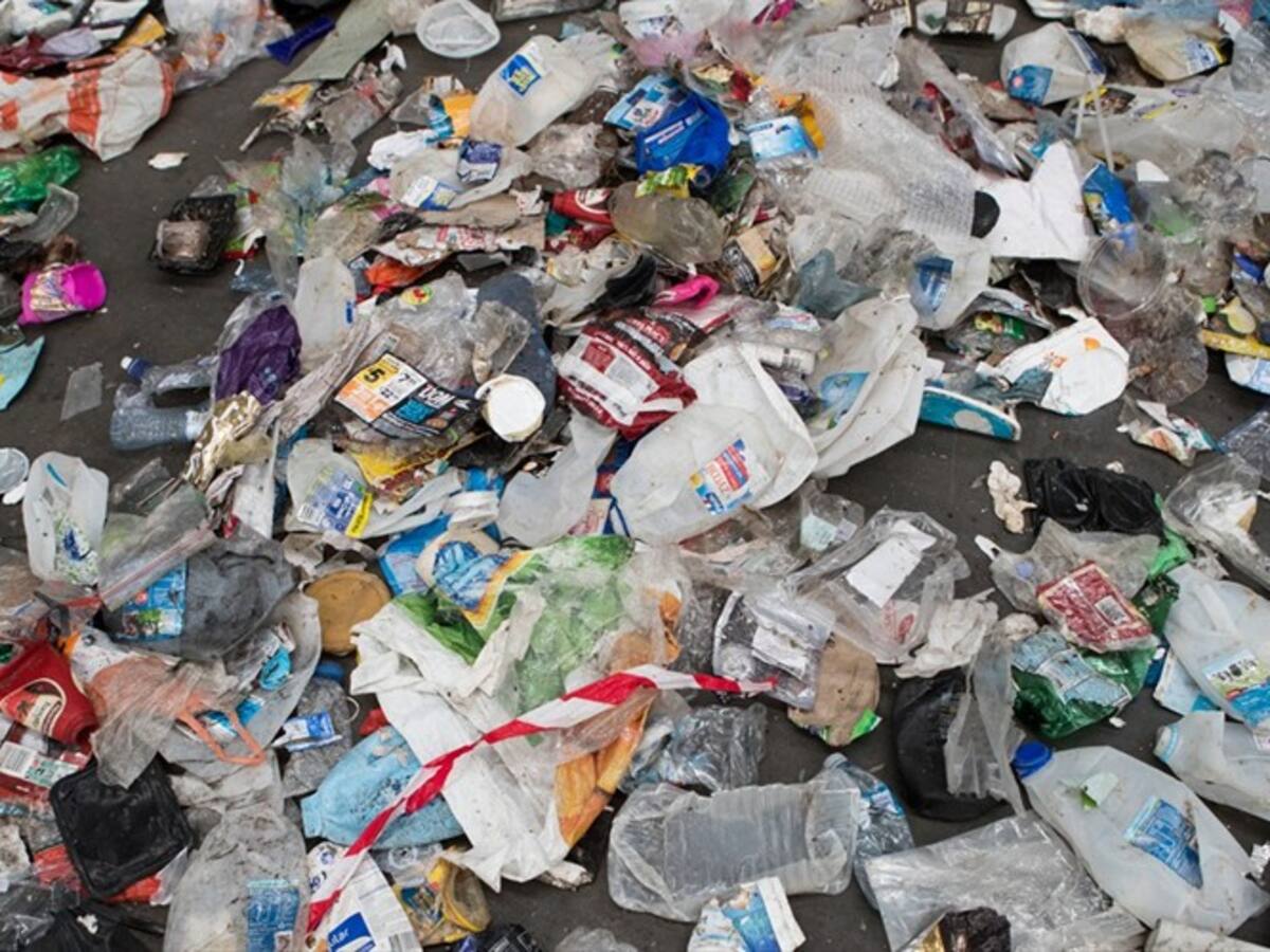 ¿Por qué el nuevo presidente de Guatemala quiere reversar la prohibición de plásticos?