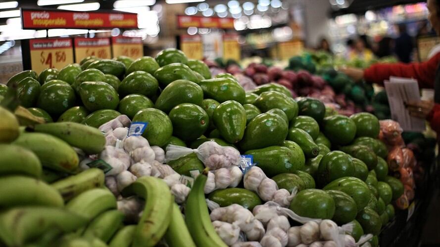 El costo de los alimentos al alza, volvieron a jugar un papel importante dentro del aumento del costo de vida de los colombianos. Foto: Colprensa