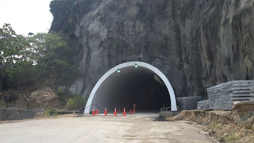 Se mantiene cierres en el túnel Sumapaz en Melgar por mantenimientos. Foto: Colprensa