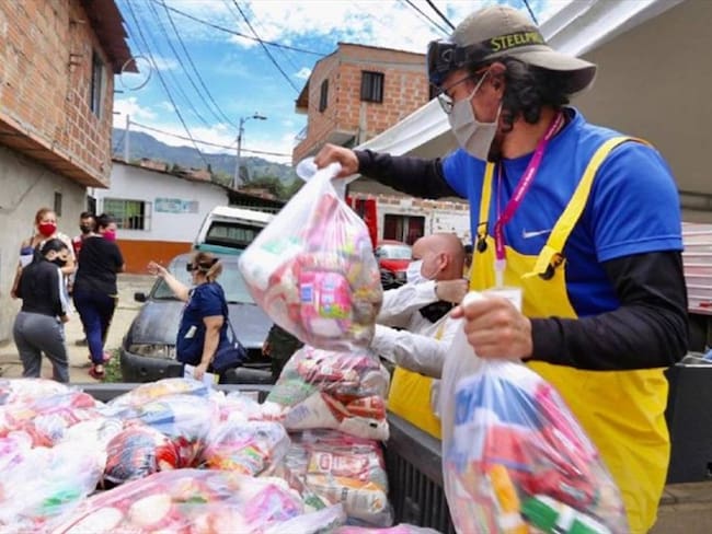 Paquetes alimentarios entregados en Medellín. Foto: Alcaldía de Medellín