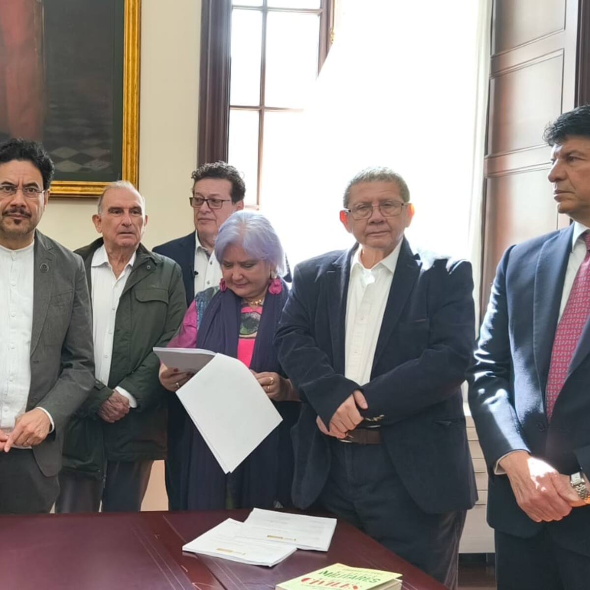 Con 57 firmas, radican nuevo proyecto para reducir el salario de los congresistas
