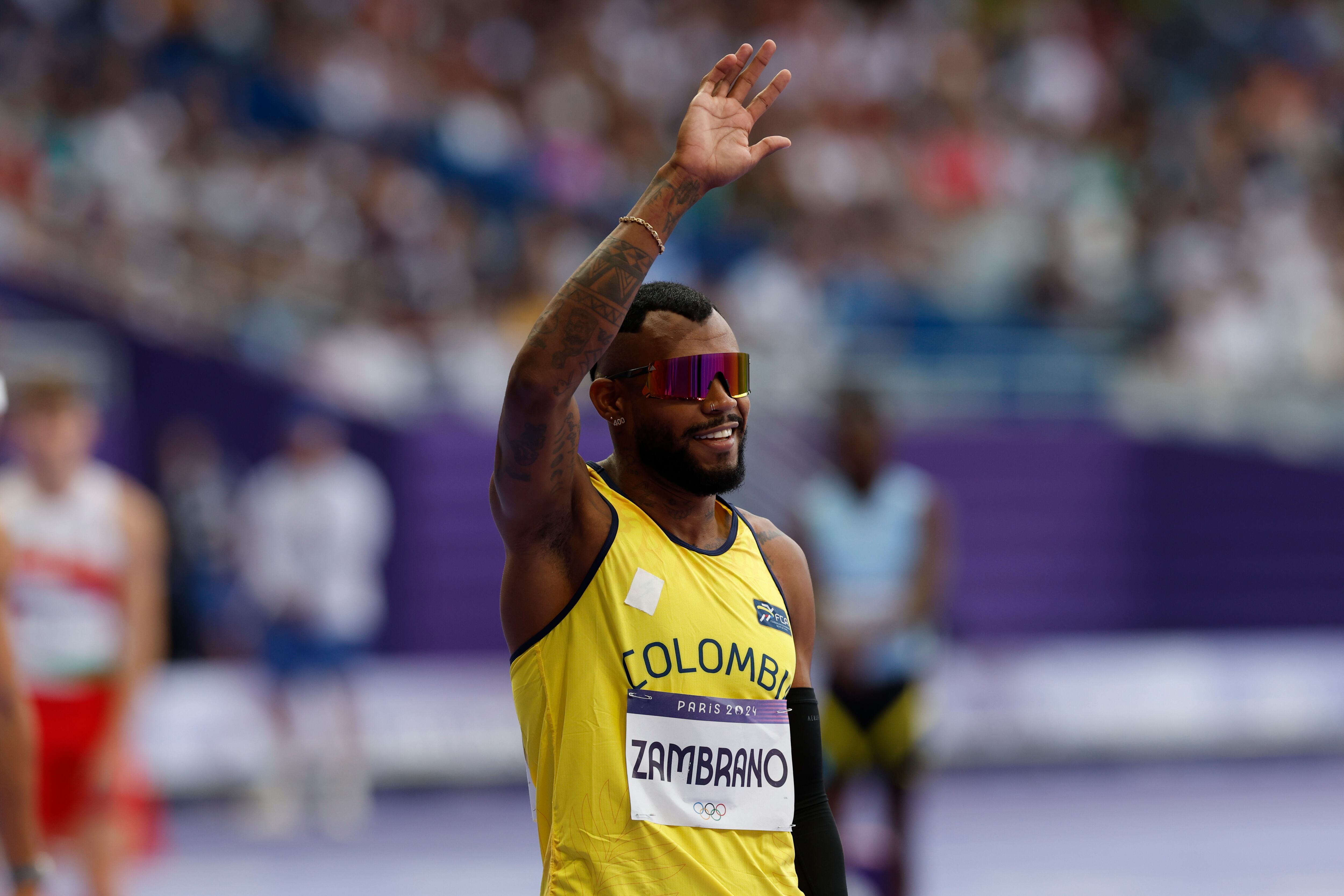 El atleta colombiano Anthony Zambrano en la primera ronda de los 400m masculino en los Juegos Olímpicos de París 2024 en el Estadio de Francia, este domingo, en la capital gala. EFE/ Julio Muñóz
