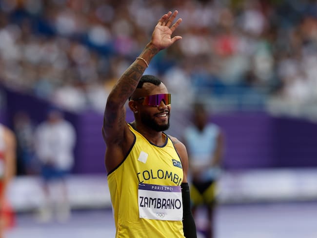 El atleta colombiano Anthony Zambrano en la primera ronda de los 400m masculino en los Juegos Olímpicos de París 2024 en el Estadio de Francia, este domingo, en la capital gala. EFE/ Julio Muñóz