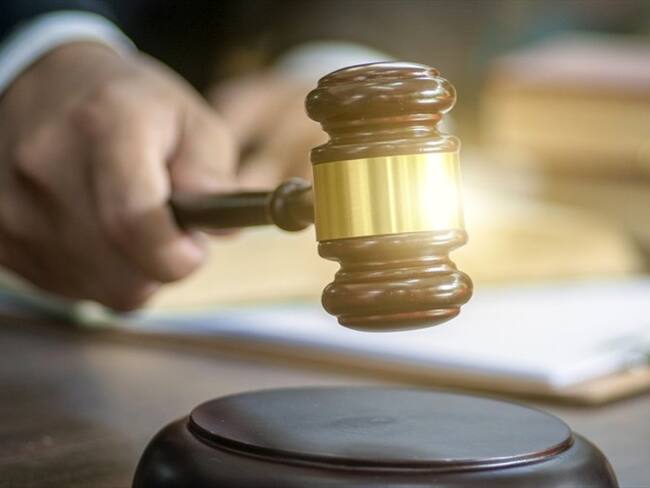 Exfiscal de la JEP Julián Bermeo quedó en libertad . Foto: Getty Images