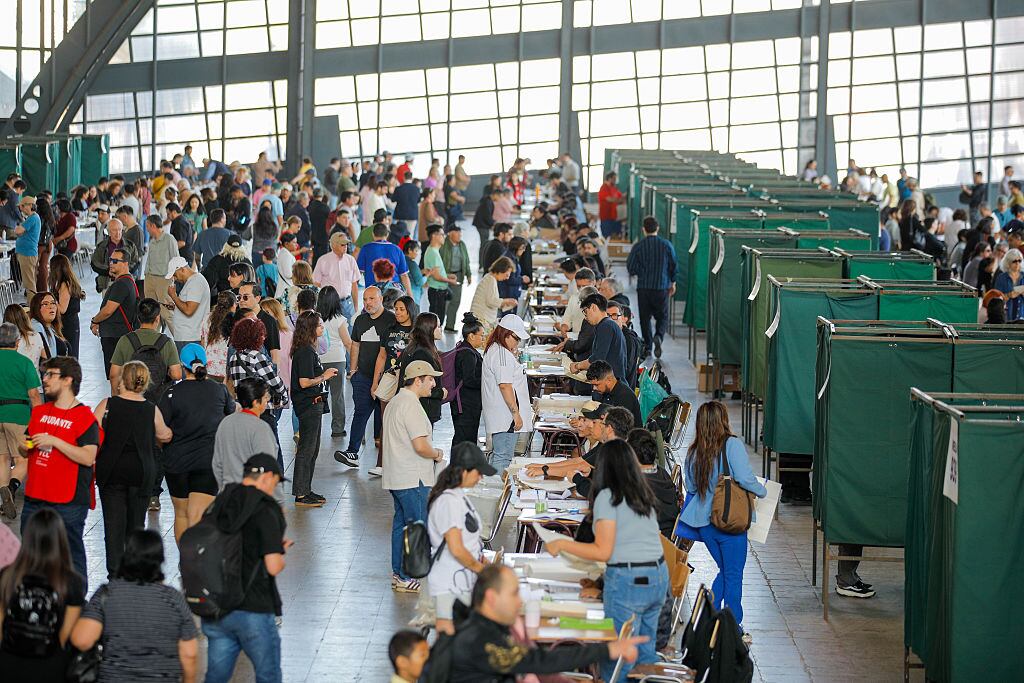 Cierran las urnas e inicia el conteo de votos en las elecciones presidenciales de Chile. Foto: EFE.