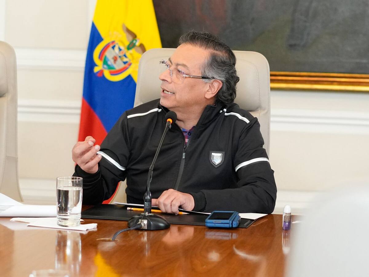 Petro se fue contra el Banco de la República por no bajar tasas de interés