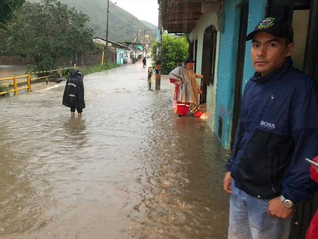 Las intensas lluvias anegaron barrios enteros por el desborde de ríos, principalmente en zona rural. Foto: Erika Rebolledo (W Radio)