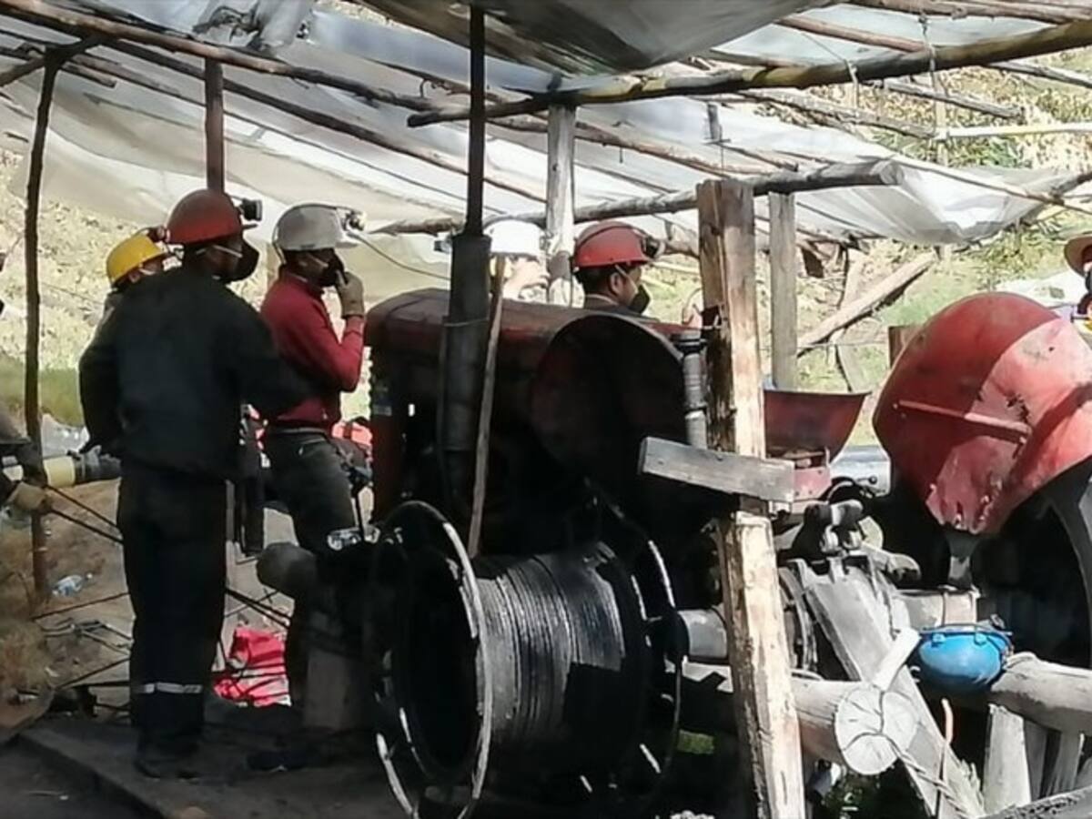 Continúan los esfuerzos para rescatar a cuatro mineros atrapados en Sogamoso