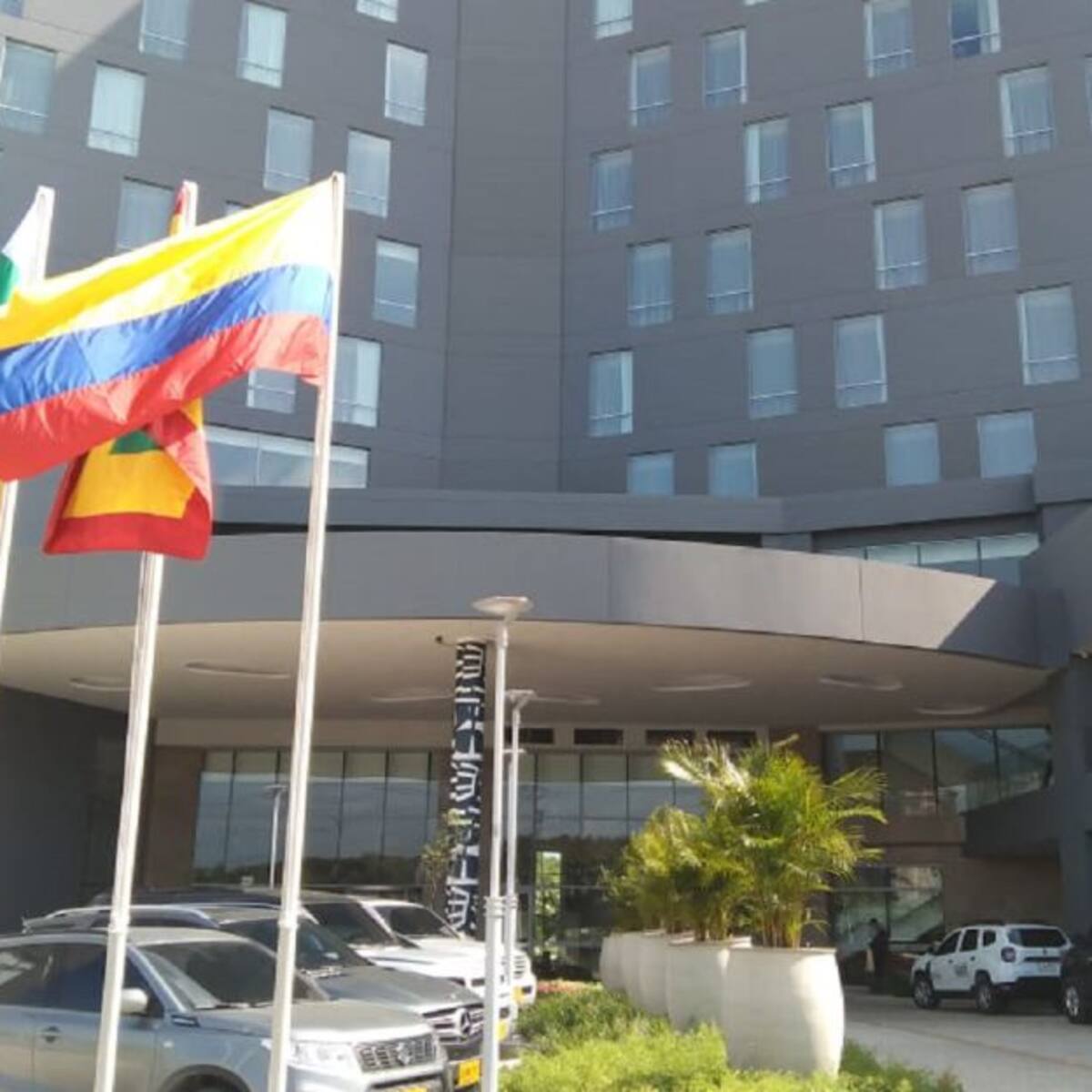 Hotel Marriott Barranquilla responsabiliza a Air-e de falla en ascensor