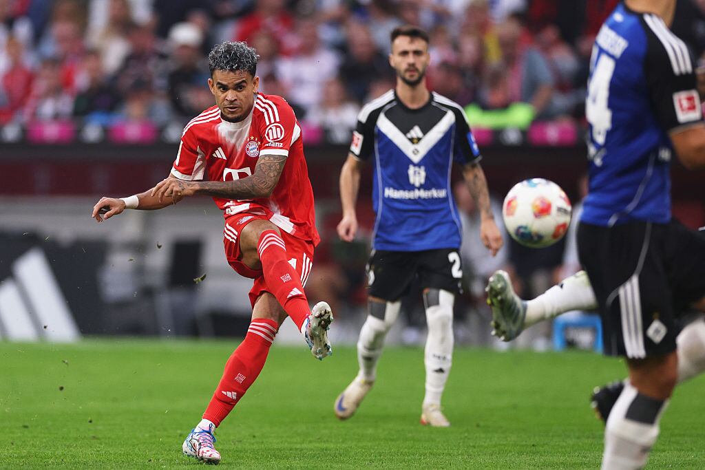 Luis Díaz en partido con el Bayern Múnich contra el Hamburgo. Foto: Getty Images.