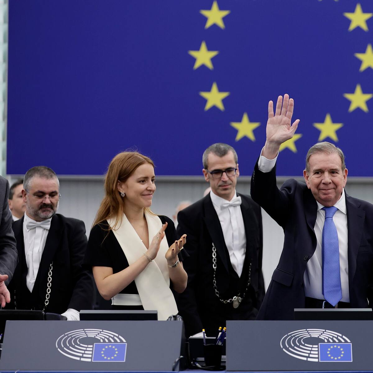 Edmundo González fue hospitalizado en España