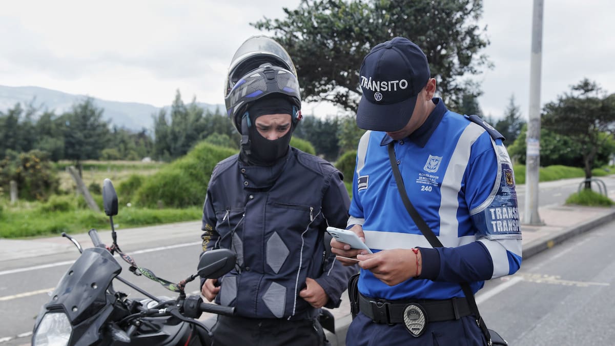 Esta es la multa que más le ponen a motociclistas: ¿comete esa infracción?