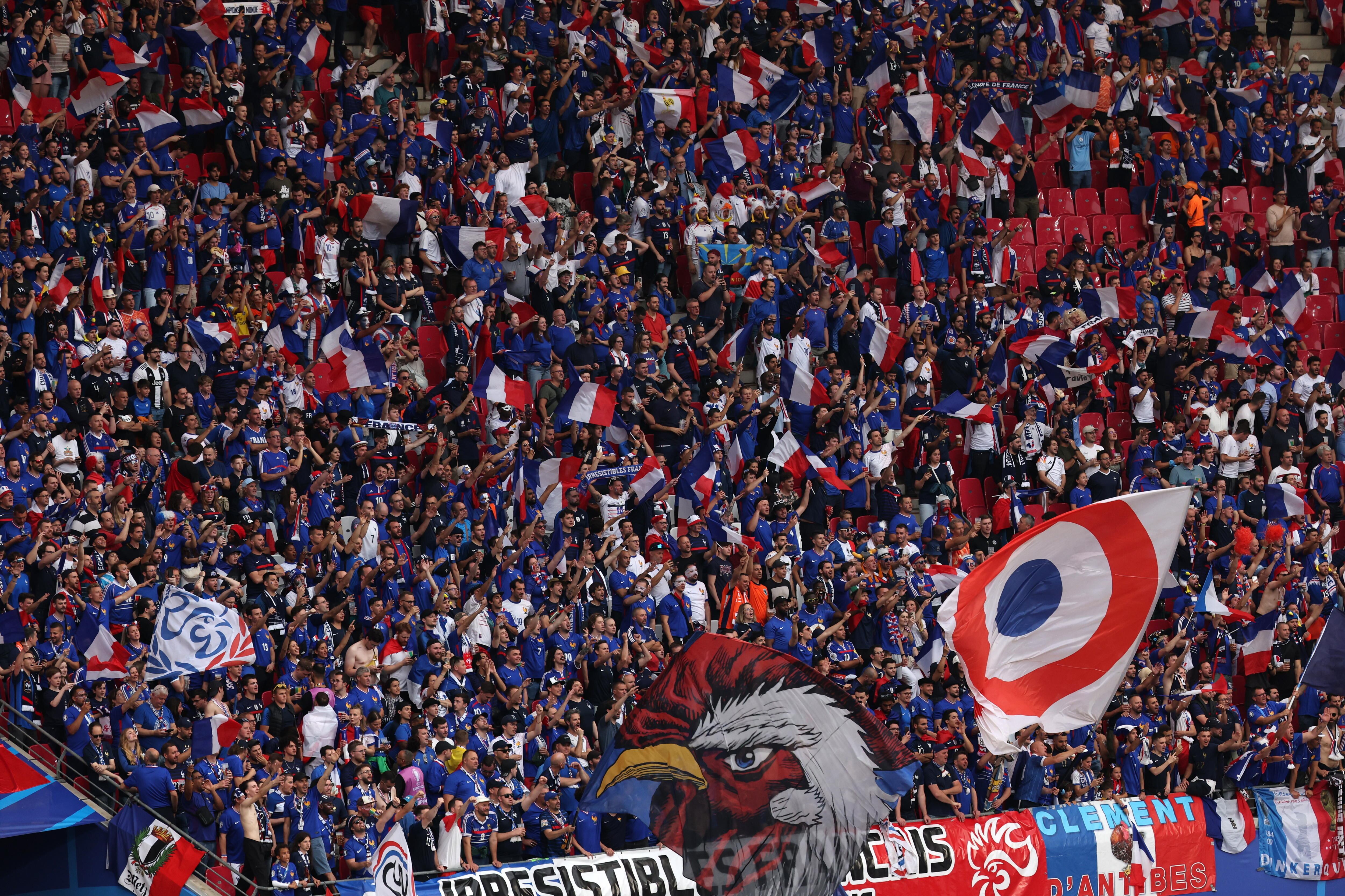 Hinchas de Francia en la Eurocopa. Foto: EFE/EPA/MOHAMED MESSARA