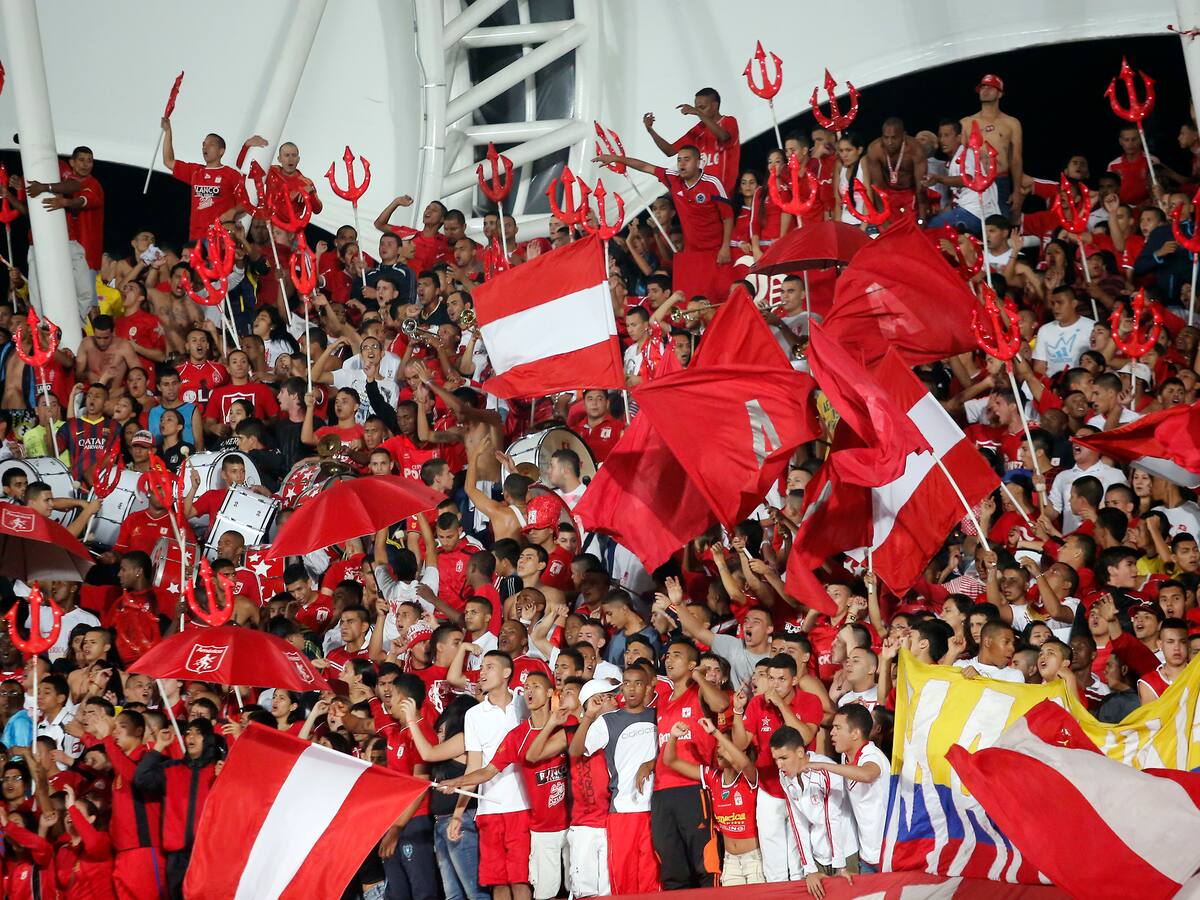 América buscaría jugar con público pese a sanción a su hinchada por desmanes