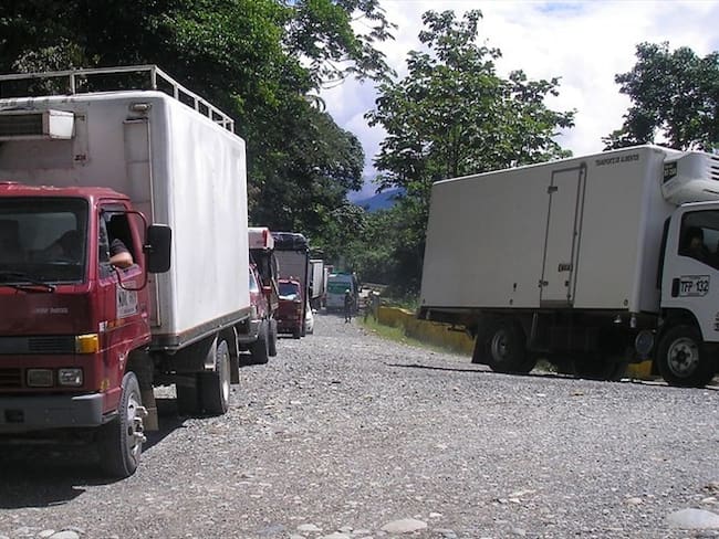 Un sector de los camioneros convocó a paro durante este lunes. Foto: Colprensa