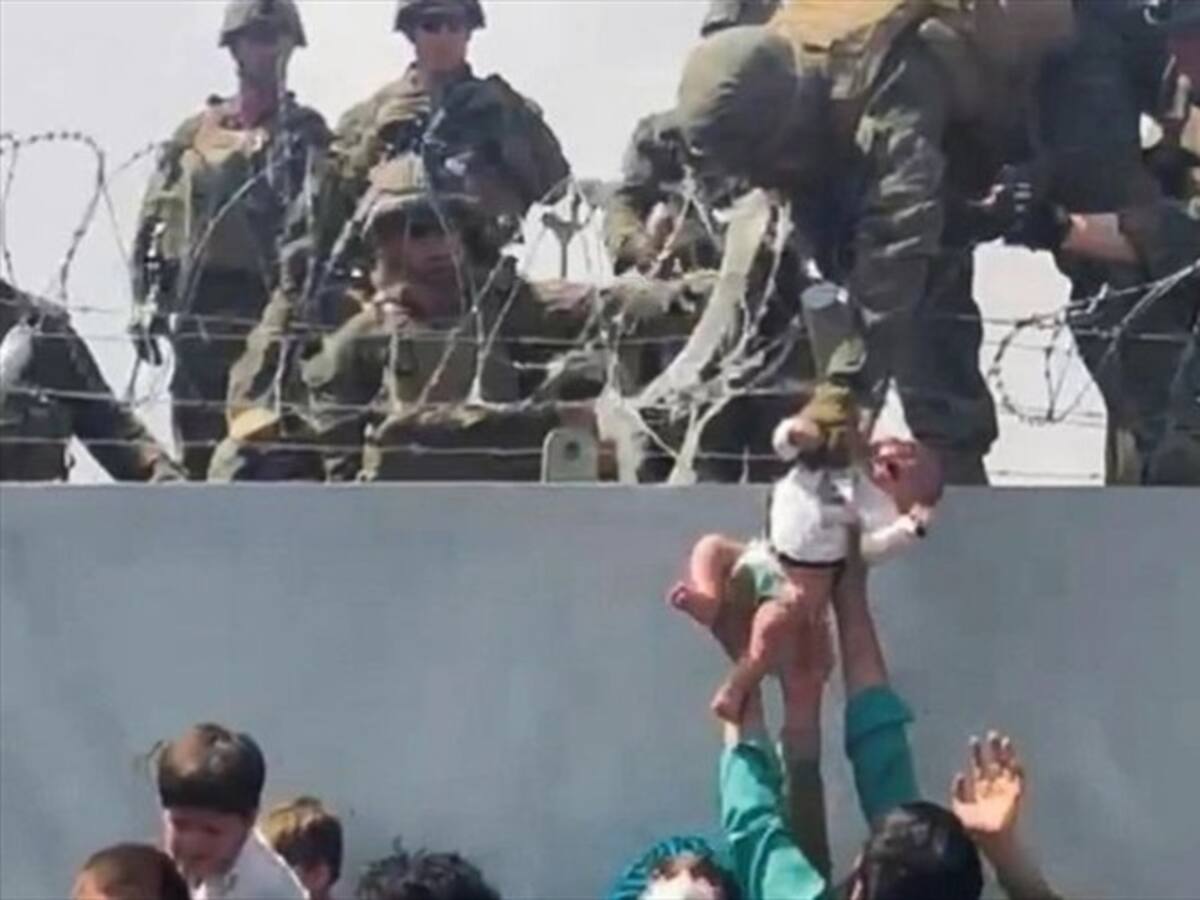 Bebé rescatada de Afganistán por soldados británicos se reencontró con su madre