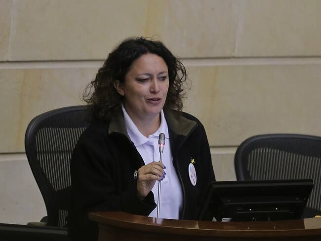Angélica Lozano presentó su renuncia al partido Alianza Verde