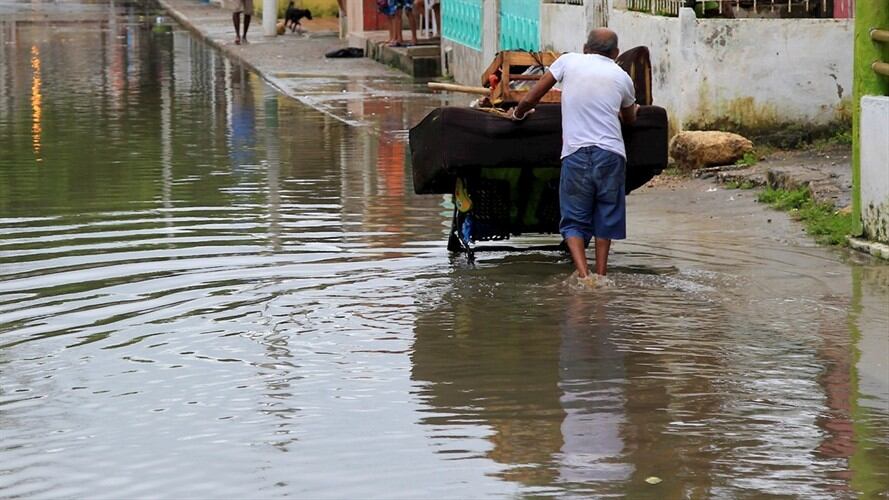 Desde Cartagena, el presidente Iván Duque aseguró que toda la población de Providencia estaría damnificada y que “nadie podía prevenir” un huracán de esta magnitud. Foto: Agencia EFE / RICARDO MALDONADO