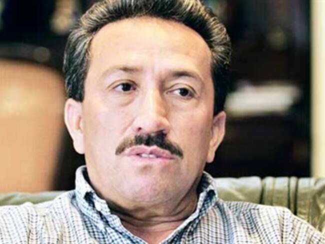Exgobernador de Santander Hugo Aguilar a juicio por nexos con las AUC