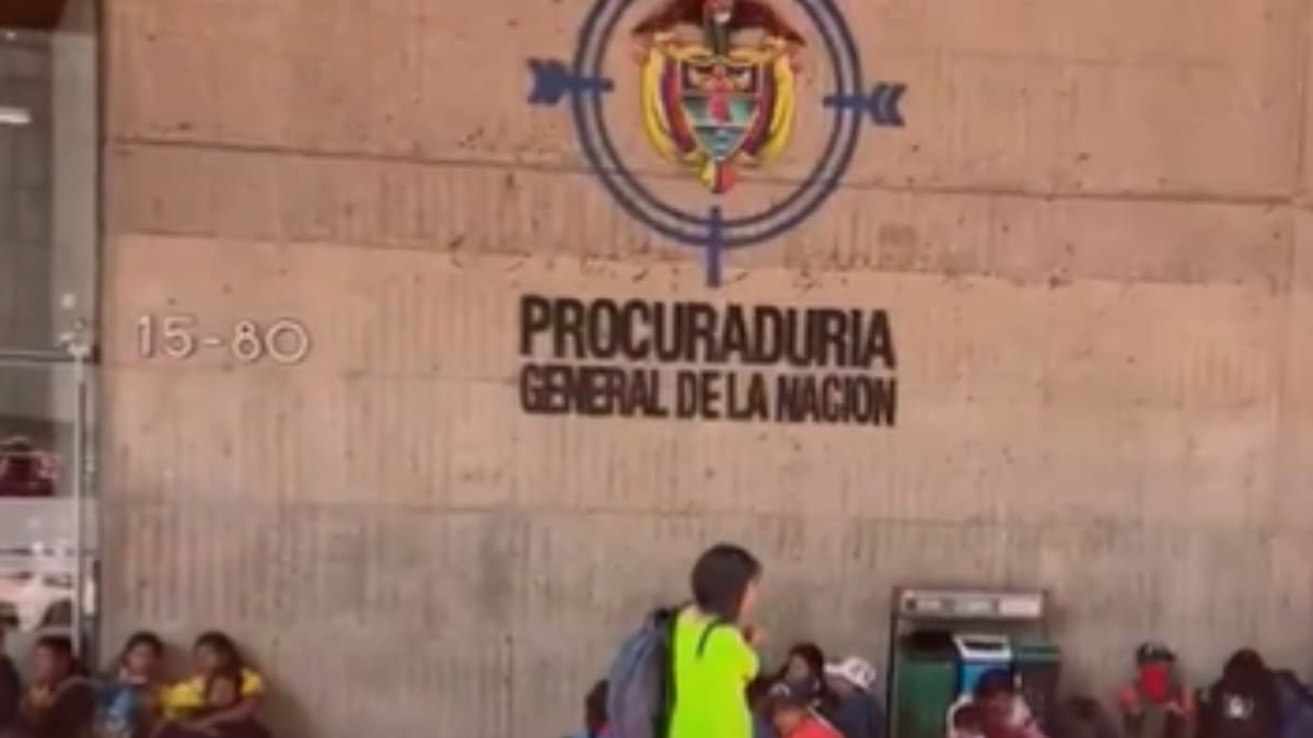 Indígenas Emberá toman sede de la Procuraduría en Bogotá exigiendo cumplimiento de acuerdo
