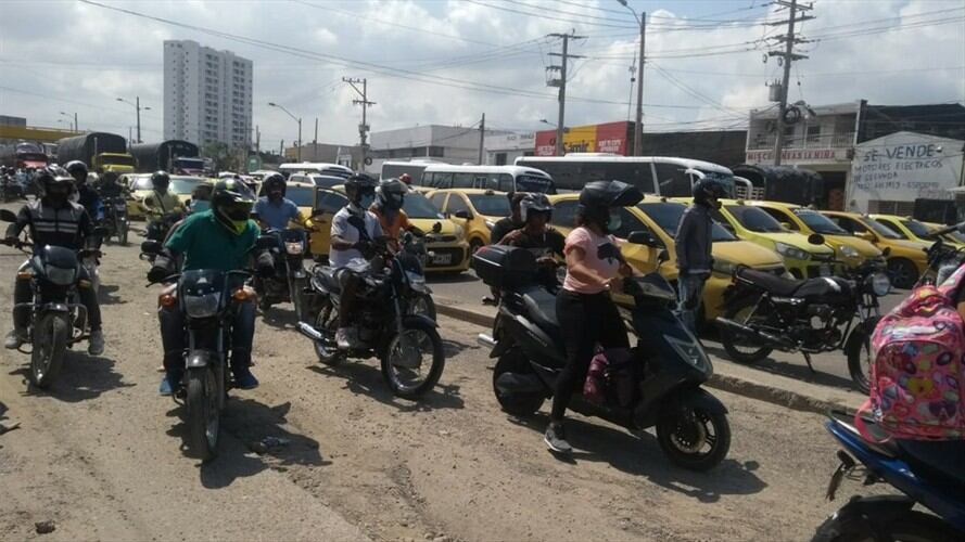 Pasajeros del aeropuerto internacional Rafael Núñez no han podido llegar a esa terminal aérea. Foto: Antonio Canchila