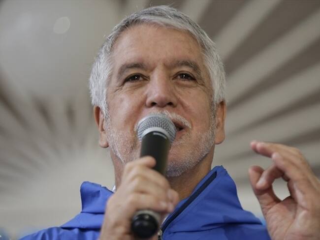 Uno debe tener cosas más importantes que hacer: Peñalosa sobre control de parqueaderos