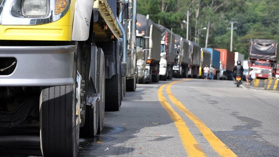 Supertransporte formuló cargos a empresas transportadoras por incumplir tiempos de carga. Foto: Colprensa