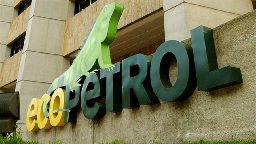 Ecopetrol confirmó que desconocidos incendiaron unos 2.600 barriles de crudo en Arauca. Foto: Colprensa