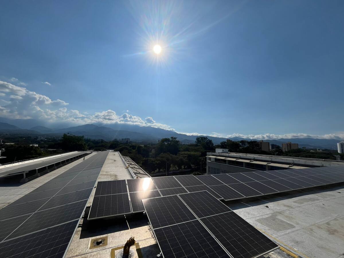 ¿Cuánto presta el FNA para instalar paneles solares en casa? Requisitos y monto