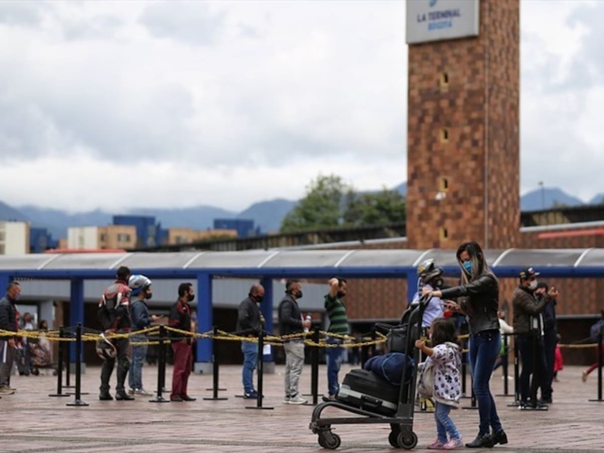 Colombia registra 8.497 nuevos casos de COVID-19; cifra de fallecidos alcanza los 35.860