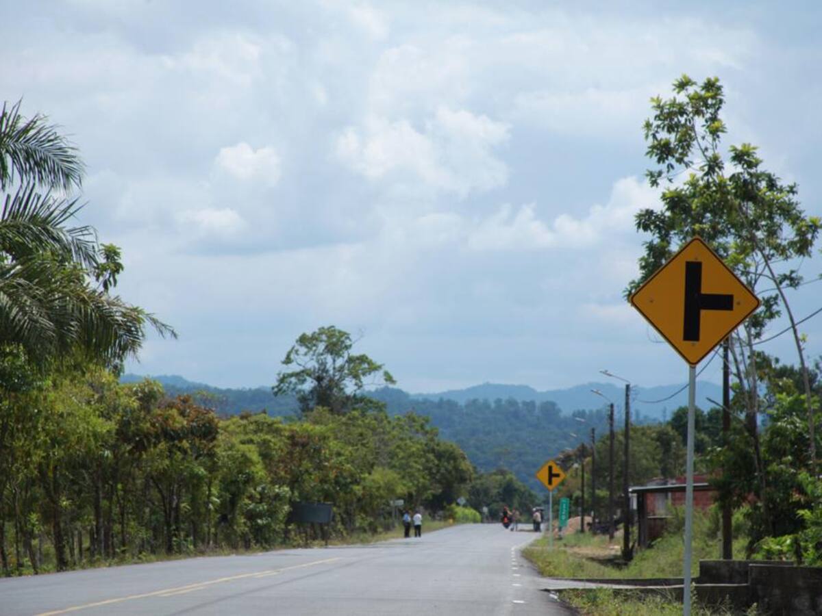 Explican por qué apareció Guillermo “El Mono” Sánchez en firma de convenio con Invías