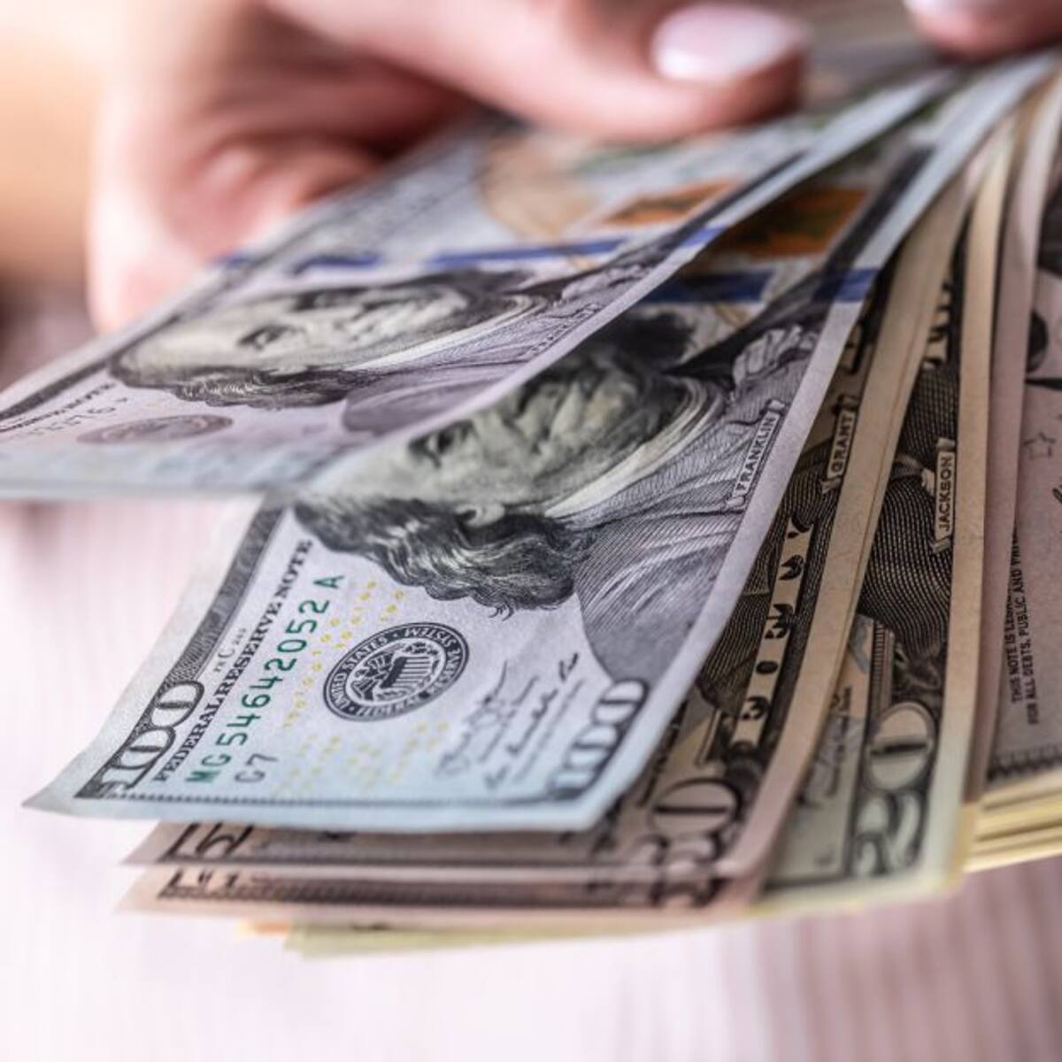 Dólar se dispara, ¿qué tanto influyen los comentarios del presidente Gustavo Petro?
