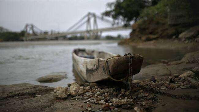 Las familias llegaron al casco urbano de esta población esperando ayudas humanitarias por parte del Gobierno. Foto: Colprensa Archivo