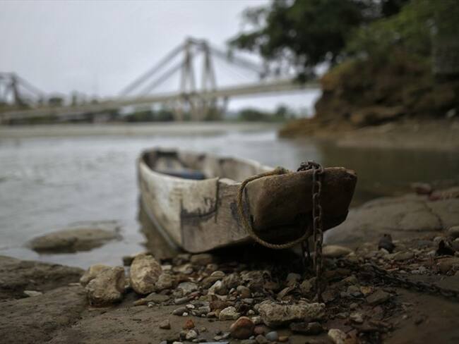 Las familias llegaron al casco urbano de esta población esperando ayudas humanitarias por parte del Gobierno. Foto: Colprensa Archivo