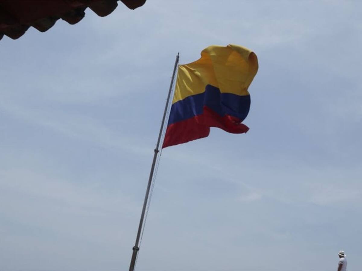 Cancillería retiró del servicio a hermana del general Naranjo