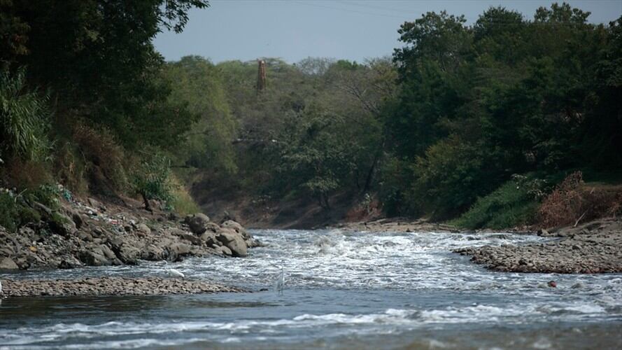 Declararon la alerta naranja luego que los niveles del río La Paila se incrementaran en las últimas horas. Foto: Colprensa