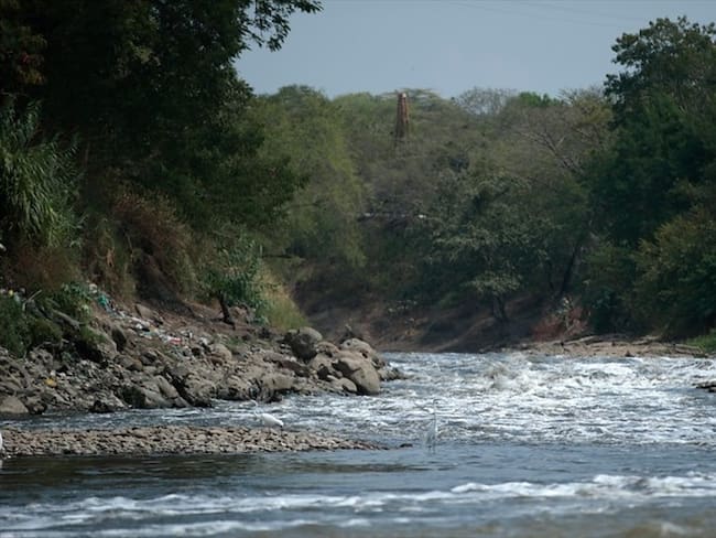 Declararon la alerta naranja luego que los niveles del río La Paila se incrementaran en las últimas horas. Foto: Colprensa