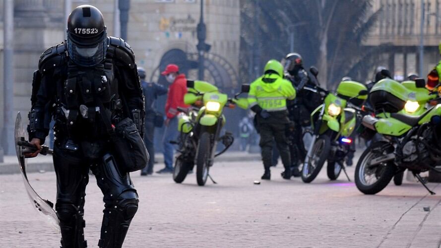 La Policía Nacional confirmó que, hasta la fecha, se han abierto 62 investigaciones preliminares contra uniformados de la institución. Foto: Getty Images / VANESSA JIMÉNEZ