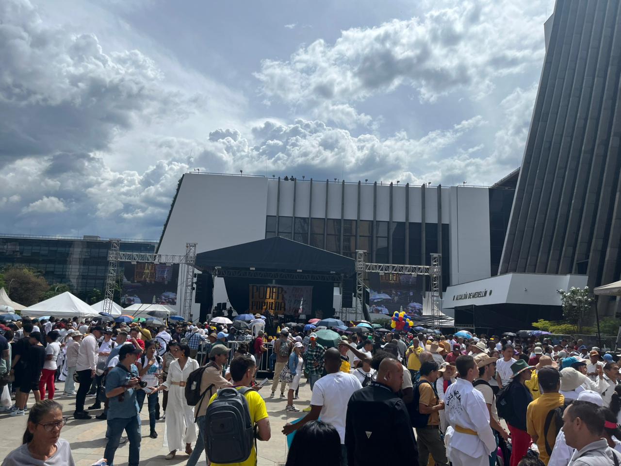 Opinómetro: 72,2% de encuestados, en desacuerdo con evento de Gobierno y jefes de bandas criminales