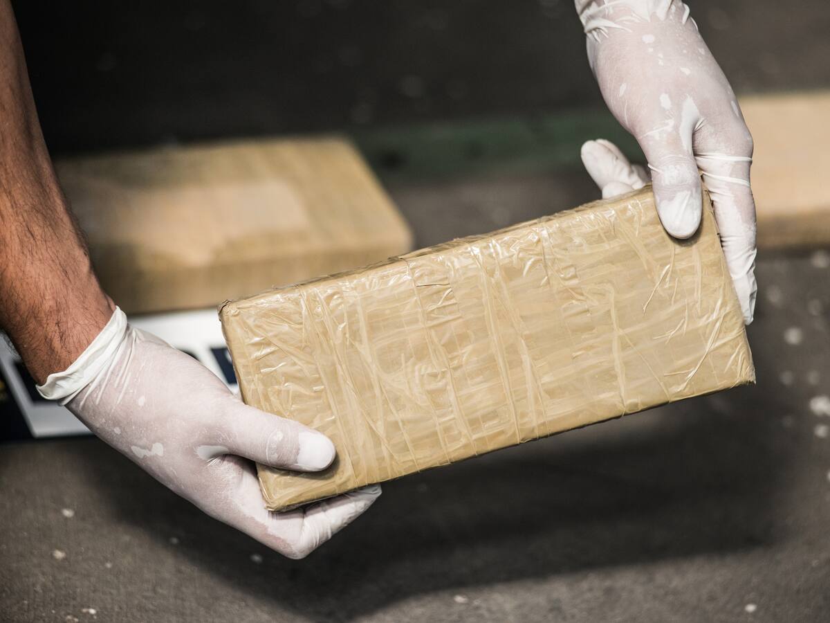 Incautan 1,5 toneladas de droga cerca de las Islas Galápagos en Ecuador