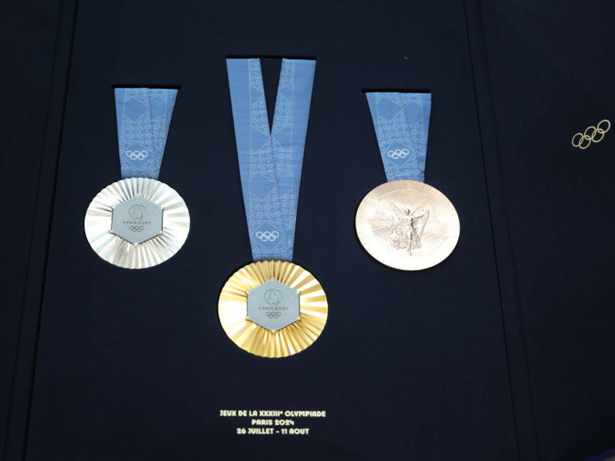 Medallas Juegos Olímpicos de París 2024: así se fabricaron con trozos de la Torre Eiffel