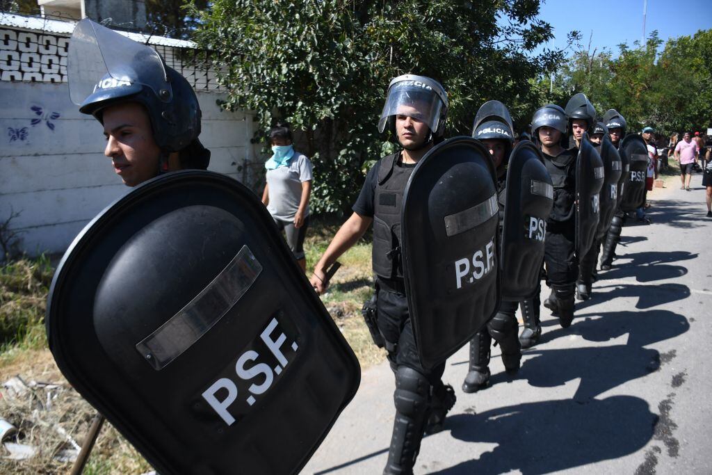Policia federal en Rosario, Argentina (Photo by STRINGER / AFP) (Photo by STRINGER/AFP via Getty Images)