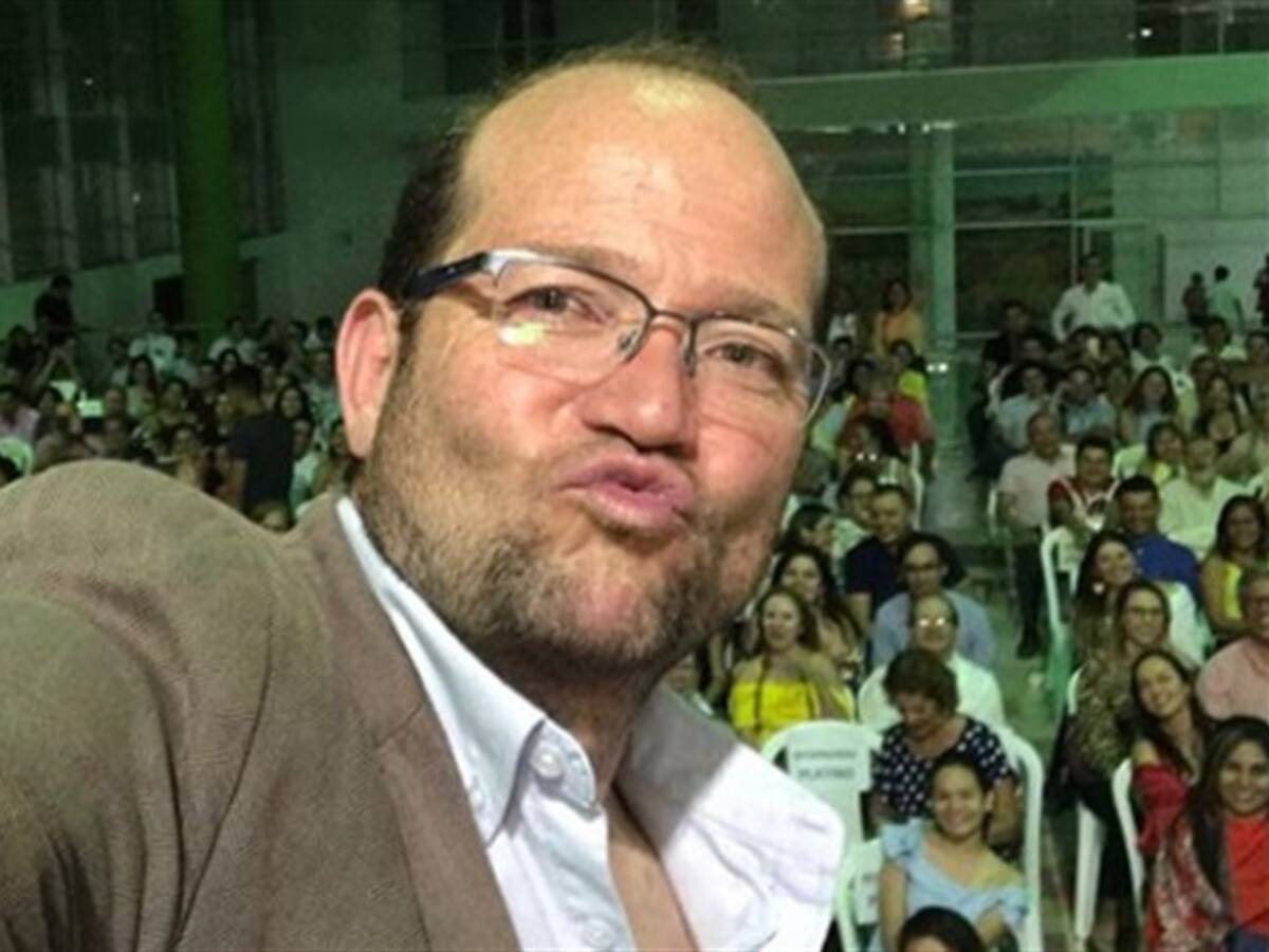 Daniel Samper es nombrado rector de la primera academia latinoamericana de youtubers