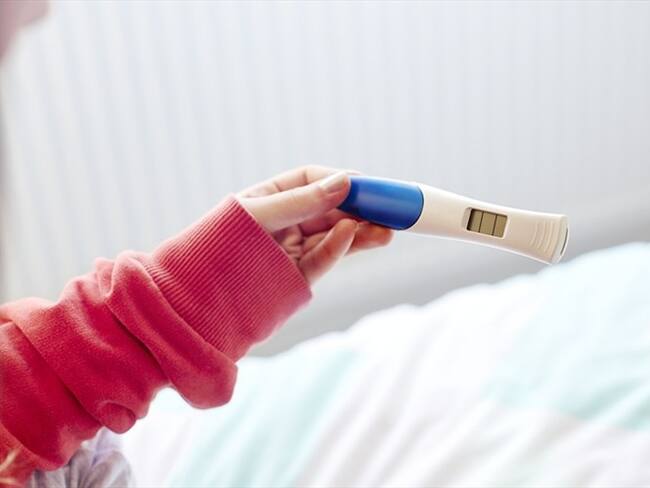 Expertos en salud y fertilidad destacaron algunas recomendaciones para quienes están buscando concebir en esta época.. Foto: Getty Images