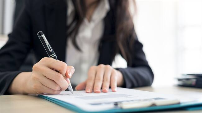 La Sala Plena de la Corte Constitucional tomó la decisión de transformar y modernizar el trámite de revisión eventual de las acciones de tutela a través de medios electrónicos. Foto: Getty Images