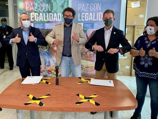 La cita se dio en el marco de la ‘Peregrinación por la Vida y La Paz’, que se está congregando en Bogotá para exigir la protección de los desmovilizados. Foto: Consejería Presidencial para la Estabilización