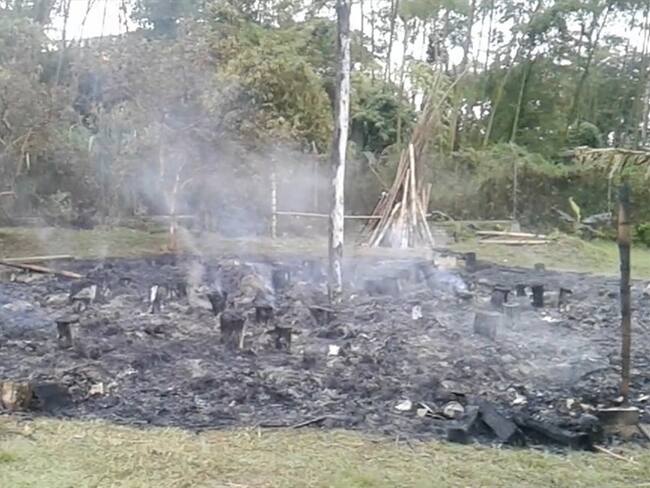 Luego del incendio la casa quedó convertida en cenizas. Foto: Cortesía