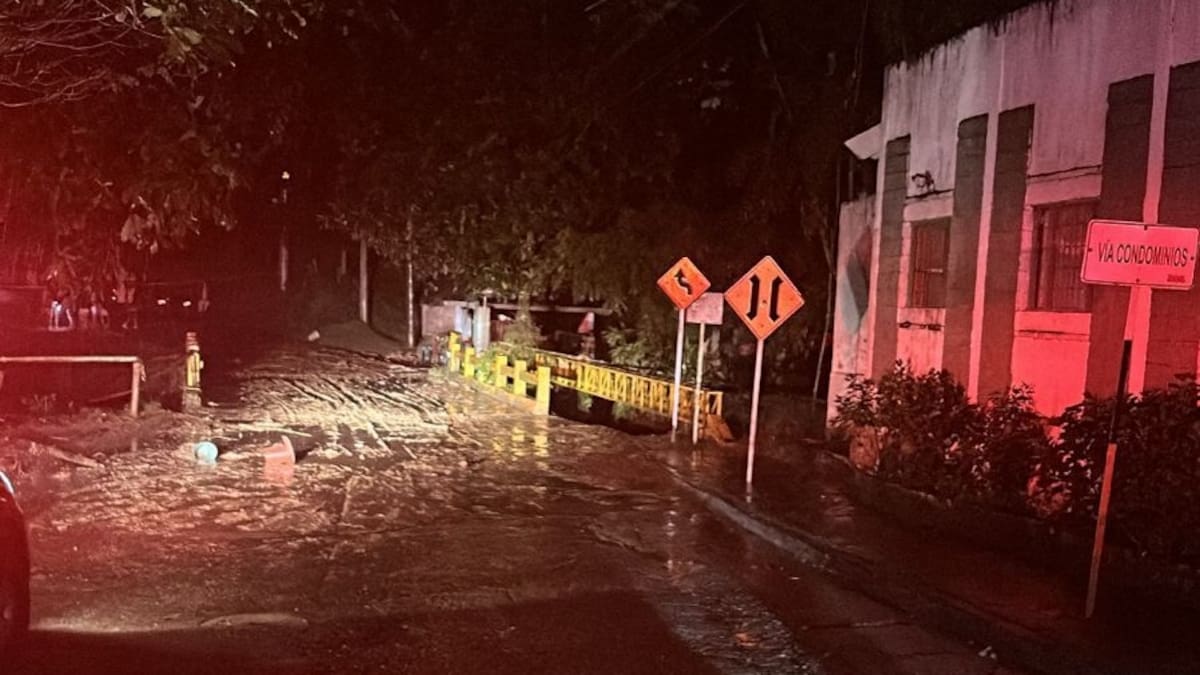 Alerta en Silvania por lluvias: creciente de quebrada deja una persona muerta y tres desaparecidas